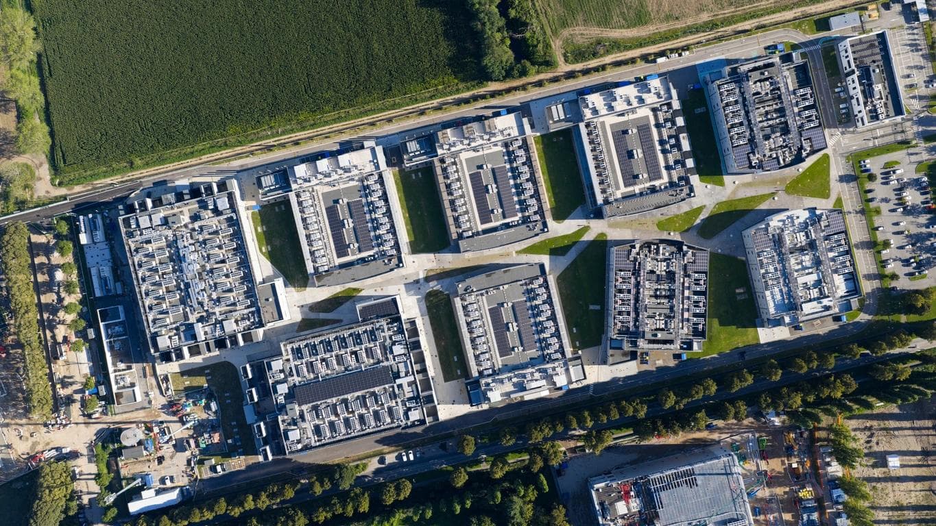 Data center cloud structure infrastructure facility