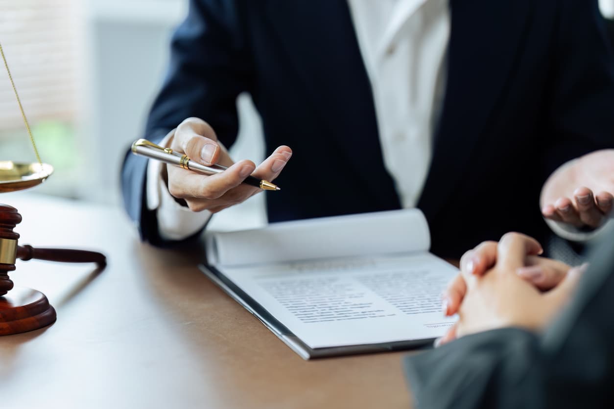 advisor and client discussion