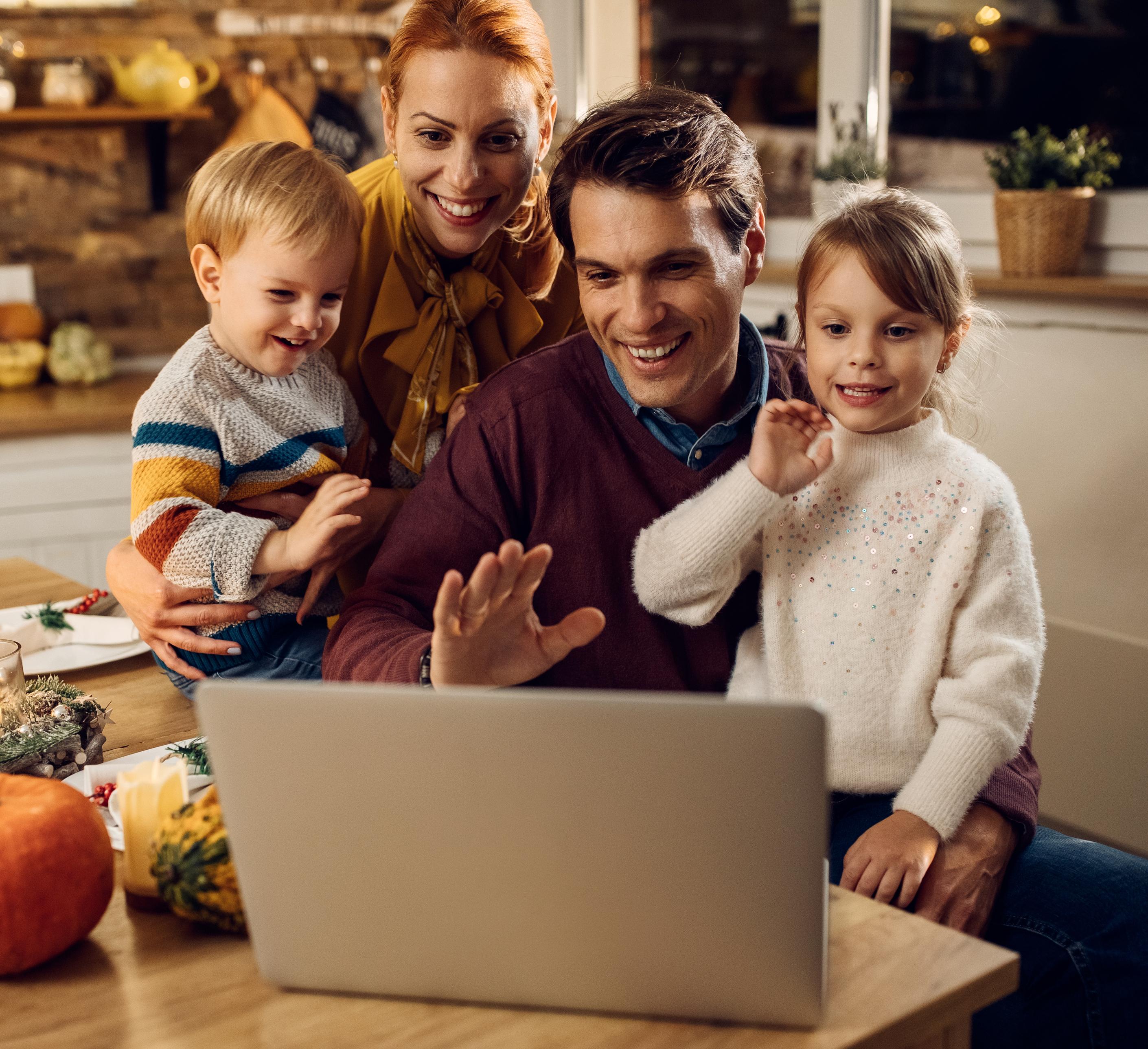 Family Thanksgiving over Video call